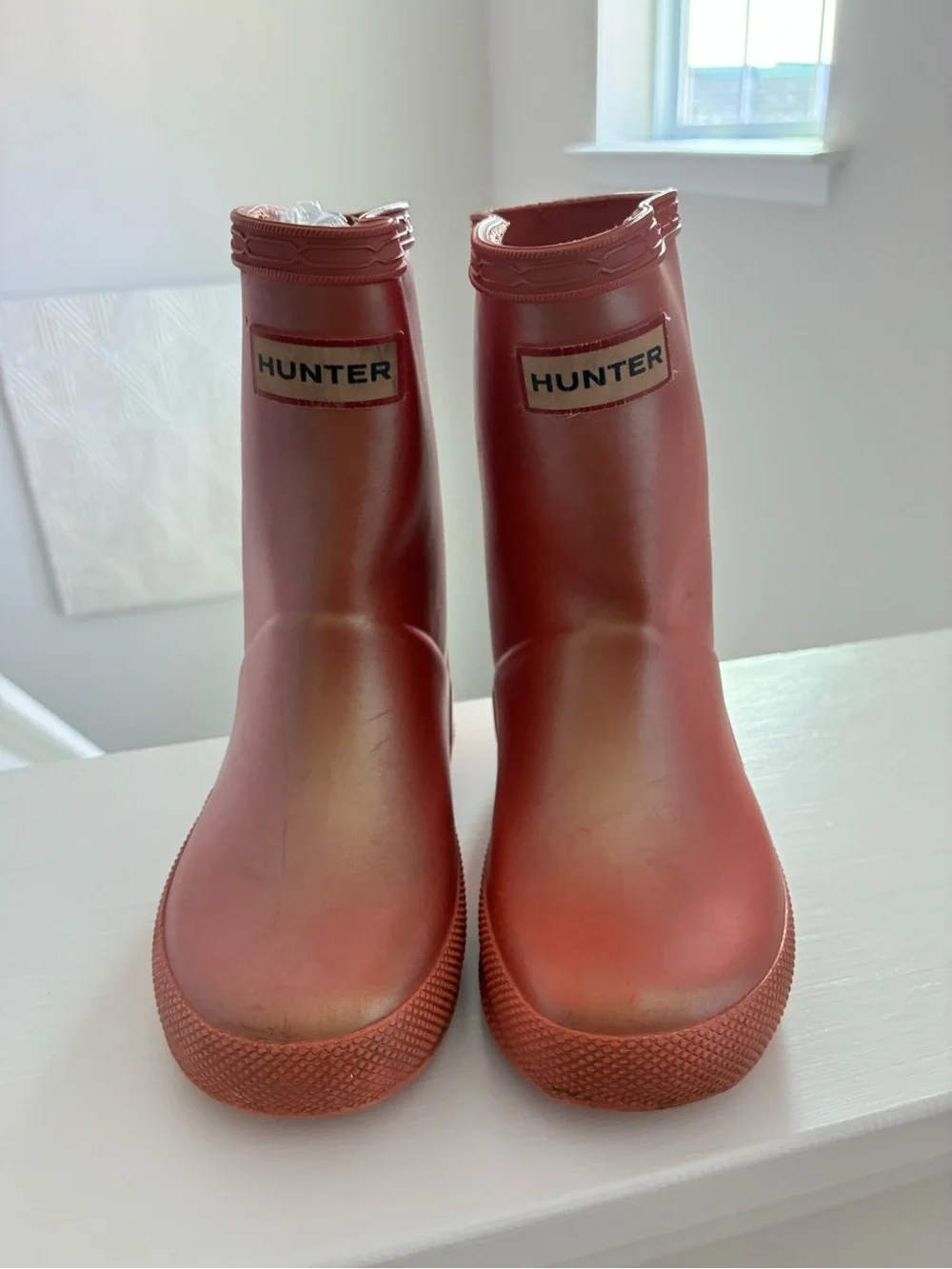 Hunter Kids Short Pearl iridescent Coral Waterproof Rain Boots. Size UK 6
